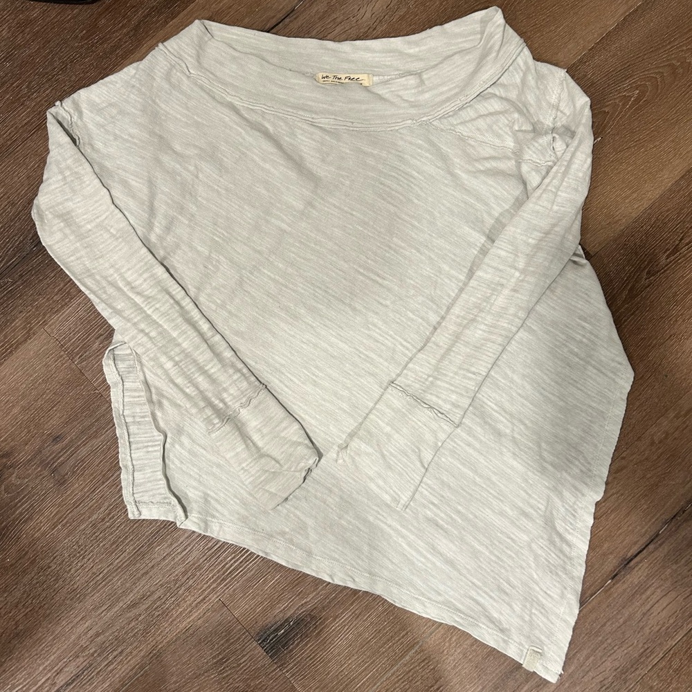 We The Free Light Gray Long Sleeve Top size‎ small